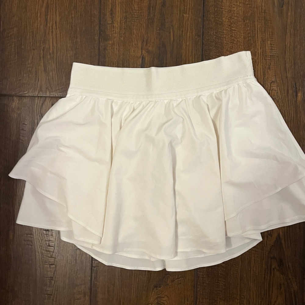 LULULEMON skort in white size 6